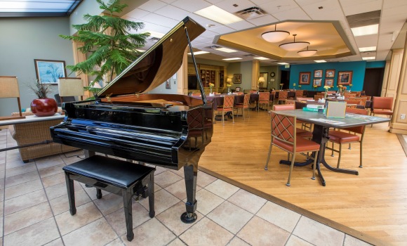 West Meade Place Atrium Dining Room